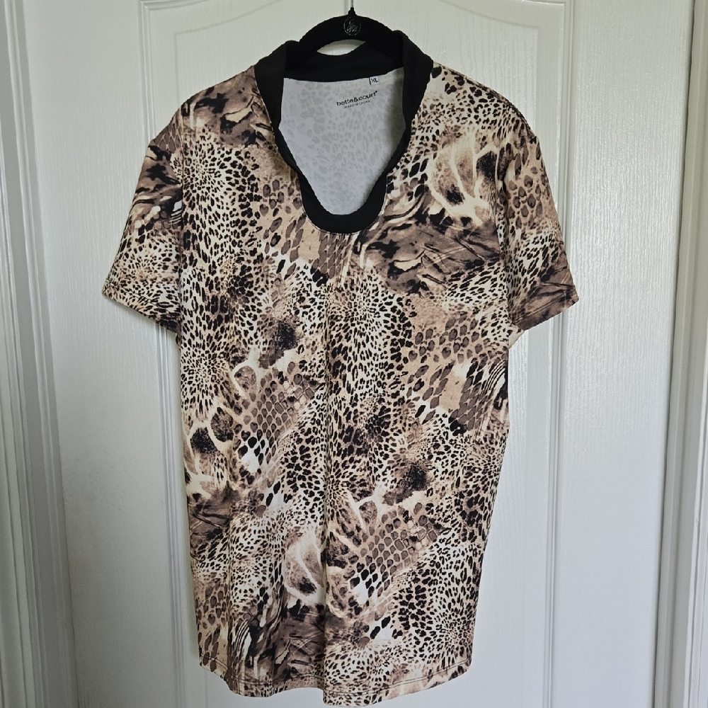 Bette & Court Womens XL Animal Print Sports Top Golf Tennis Pickleball Top